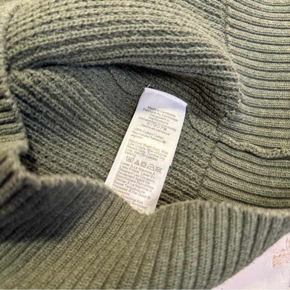 J.Crew men’s sweater (size xl) hunter green.  Pre-owned - Picture 11 of 15